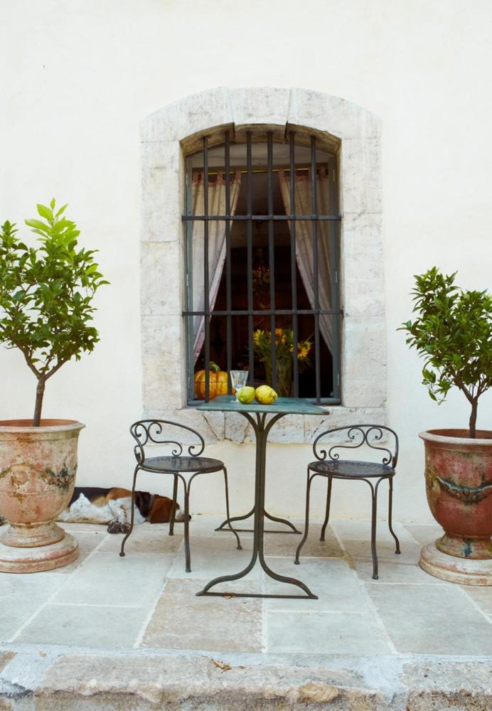 Hotel Restaurant Des Deux Rocs Seillans Bagian luar foto