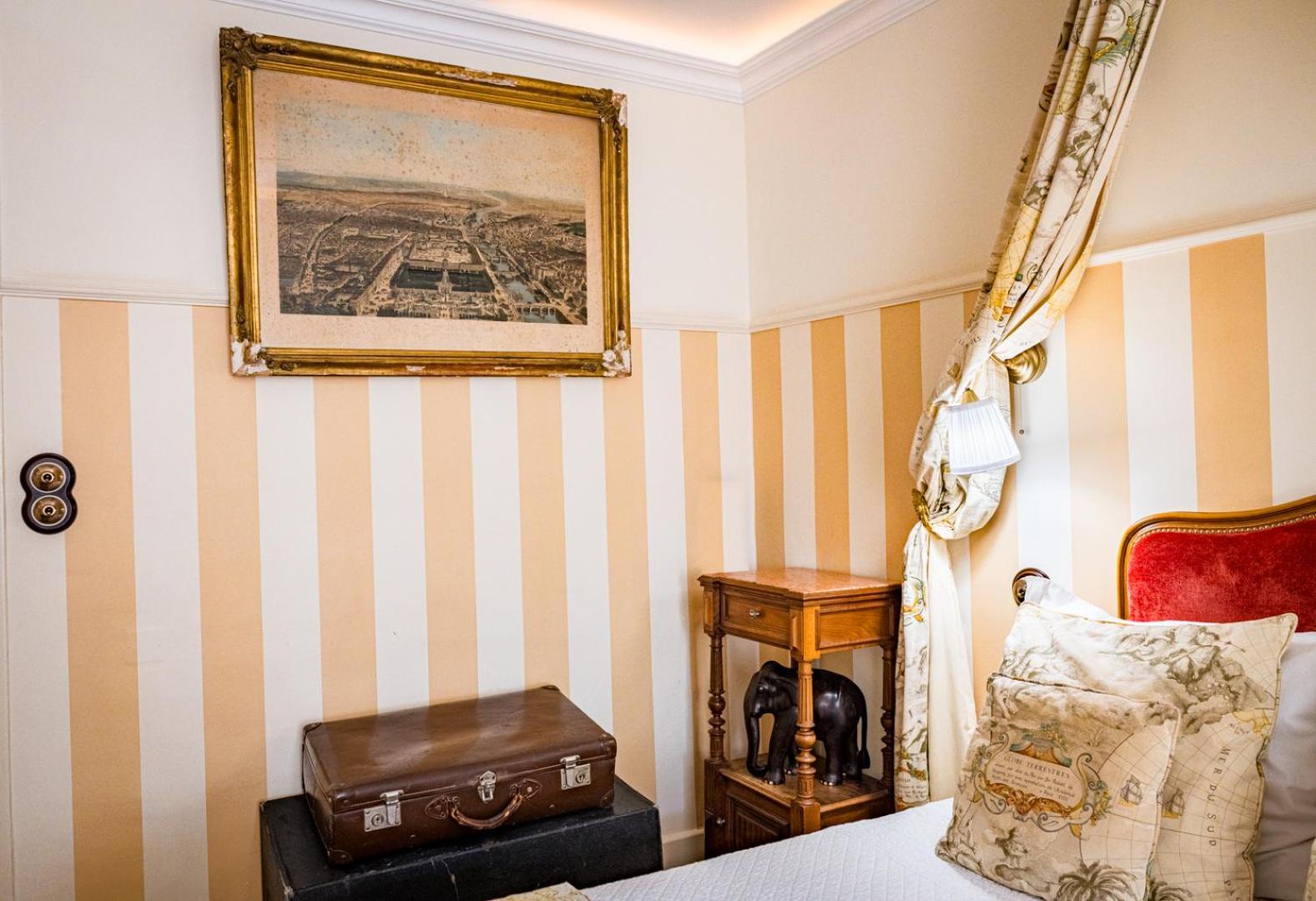 Hotel Restaurant Des Deux Rocs Seillans Bagian luar foto