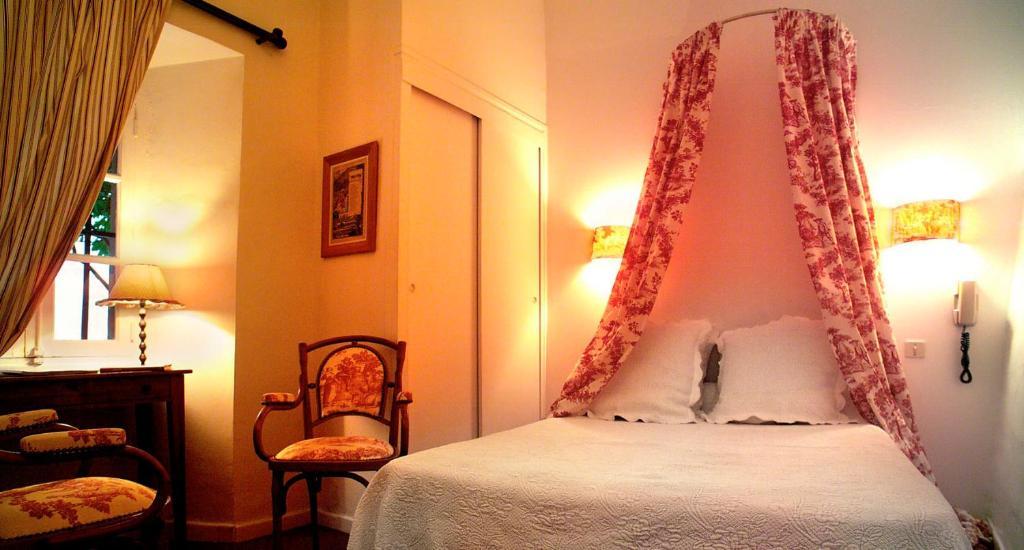 Hotel Restaurant Des Deux Rocs Seillans Ruang foto